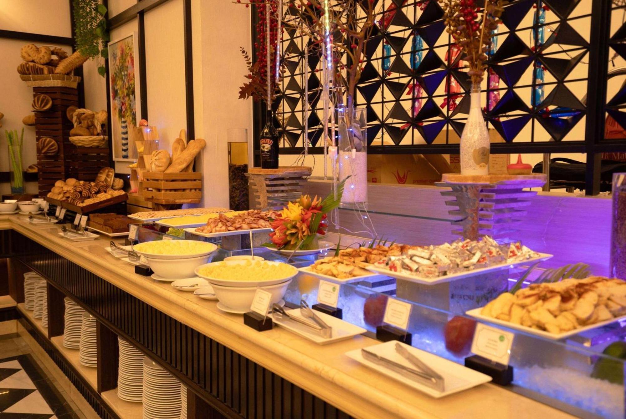 Wyndham Garden Grandworld Отель